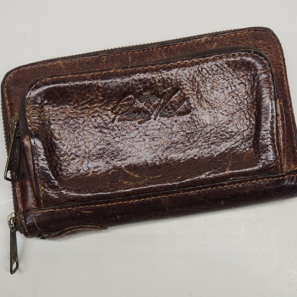 Patricia Nash Distressed Brown Leather Zip Wallet